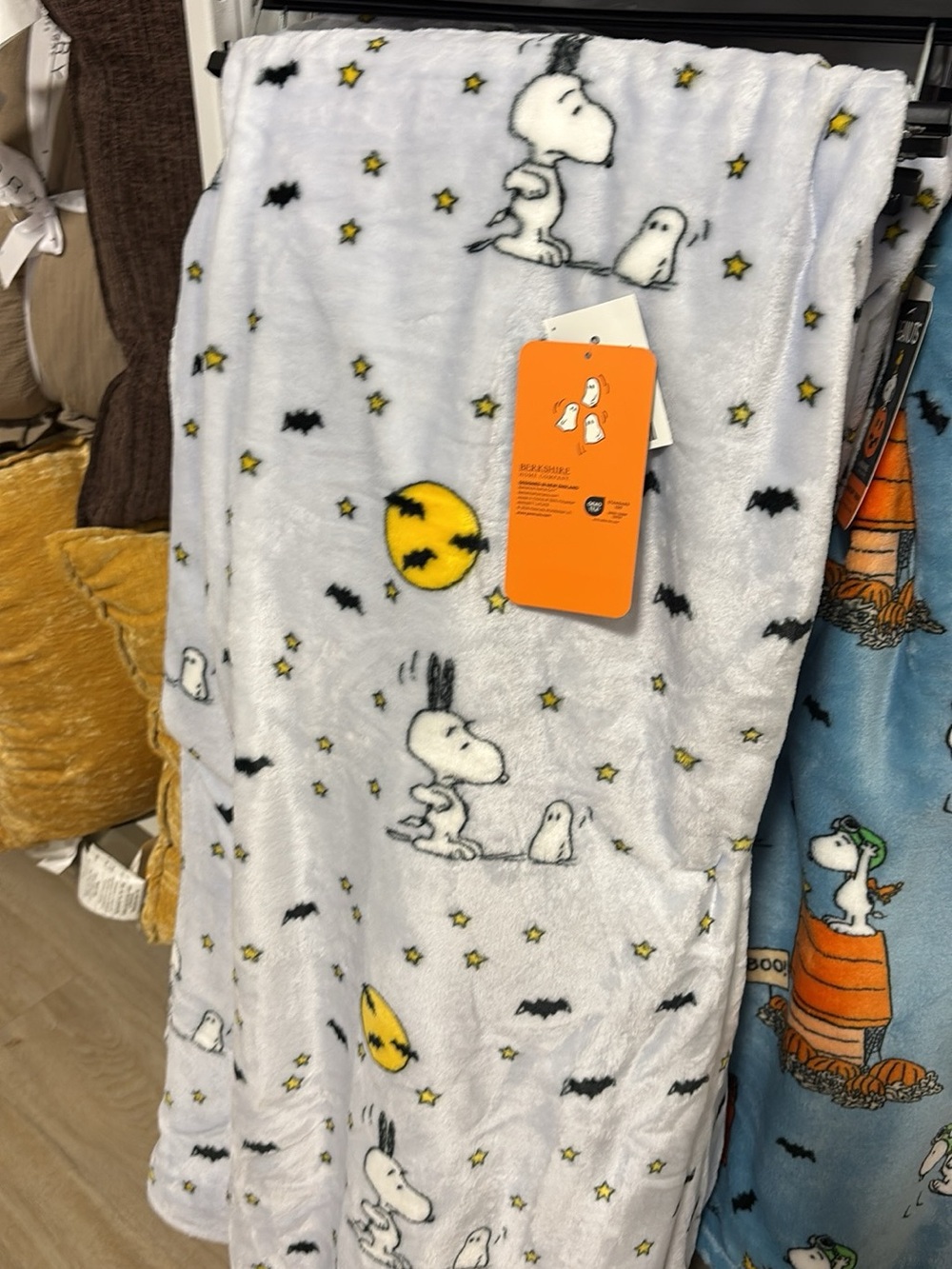 Peanuts Snoopy  Blanket - light gray with black bats